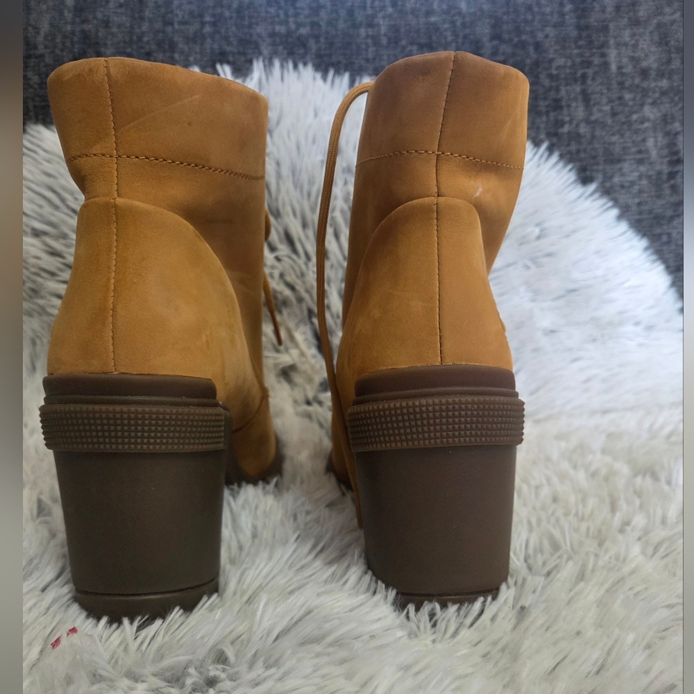 Timberland Women's Tan Heeled Boots - Picture 8 of 9